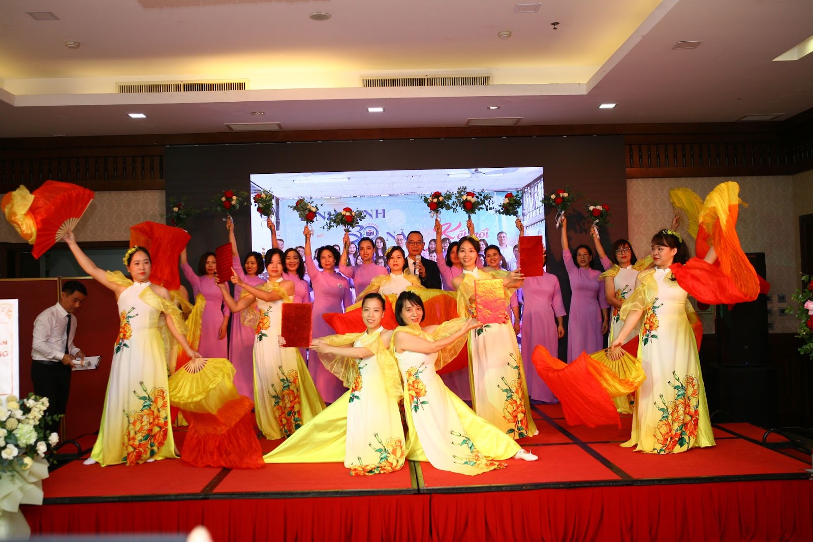 CHÀO MỪNG 41 NĂM NGÀY NHÀ GIÁO VIỆT NAM  20/11 - KỶ NIỆM 30 NĂM THÀNH LẬP TRƯỜNG TIỂU HỌC BÌNH MINH 5