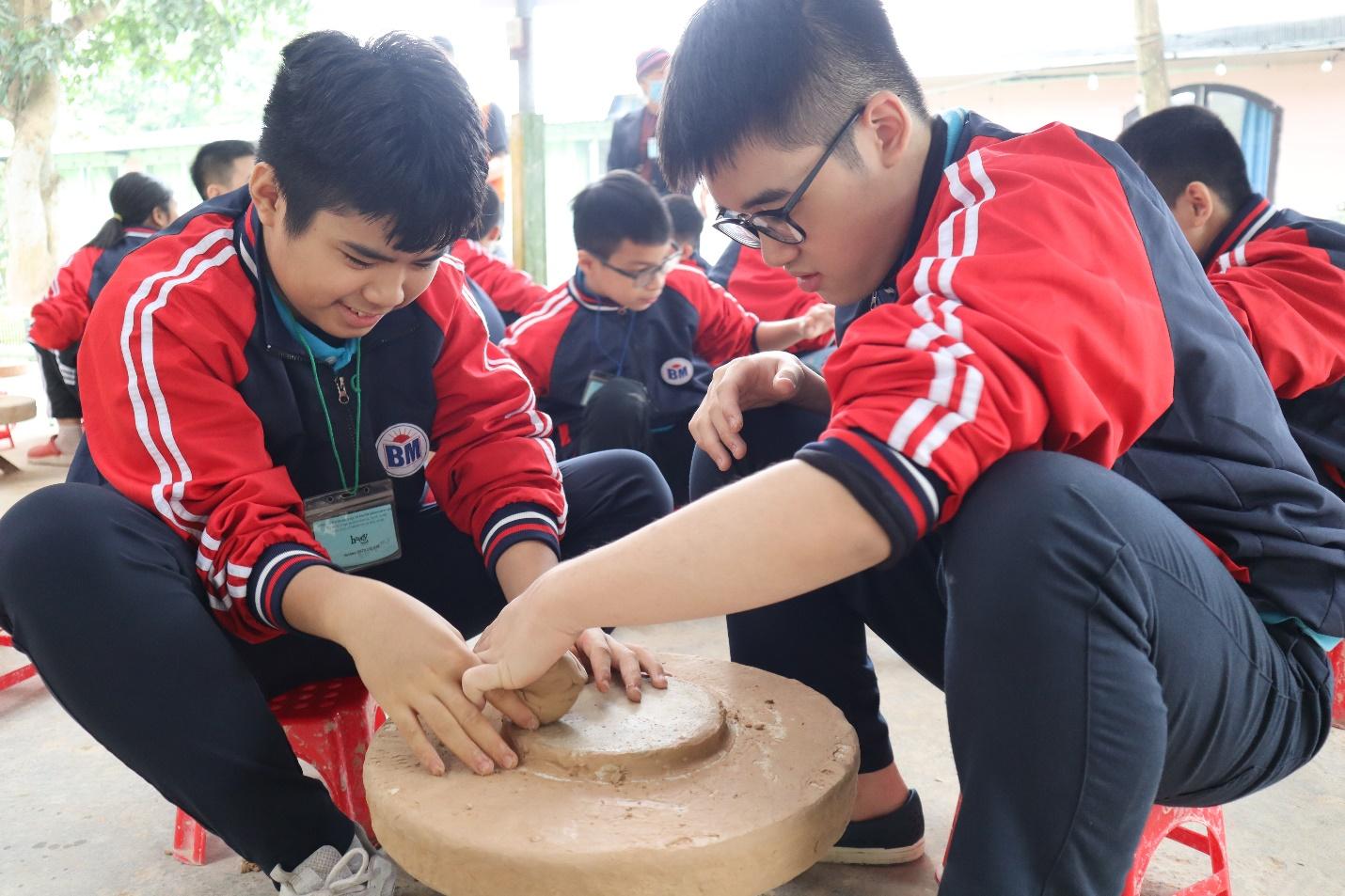 CHUYẾN THAM QUAN, TRẢI NGHIỆM THỰC TẾ ĐẦY LÝ THÚ VÀ BỔ ÍCH CỦA HỌC SINH TRƯỜNG TIỂU HỌC BÌNH MINH TẠI CÔNG VIÊN CẦU VỒNG – LONG BIÊN – HÀ NỘI 6