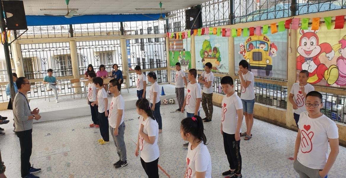 Hoạt động chào mừng Ngày Nhà giáo Việt Nam 20-11 của thầy trò trường Tiểu học Bình Minh 1