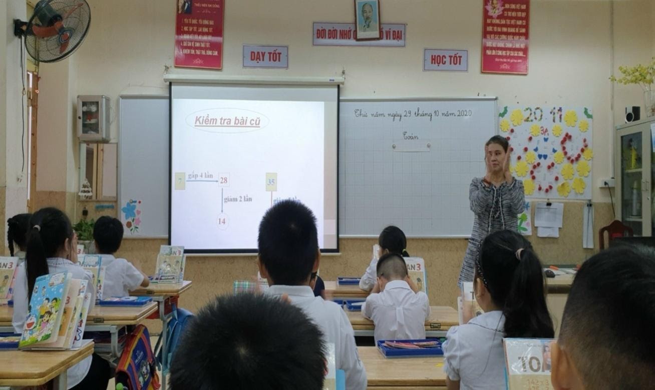 Hoạt động chào mừng Ngày Nhà giáo Việt Nam 20-11 của thầy trò trường Tiểu học Bình Minh 6