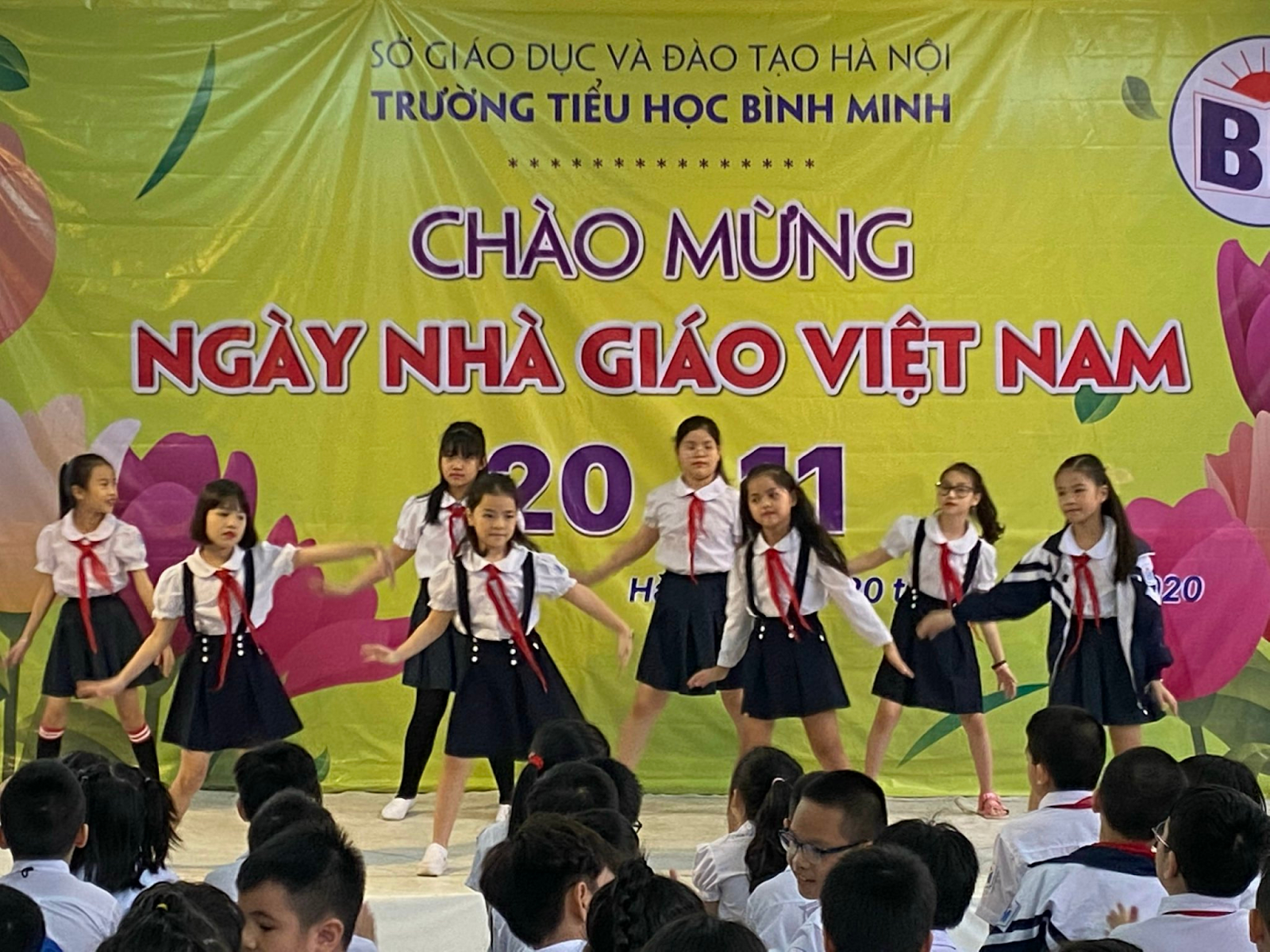 Hoạt động chào mừng Ngày Nhà giáo Việt Nam 20/11 của  Thầy và trò trường Tiểu học Bình Minh 2