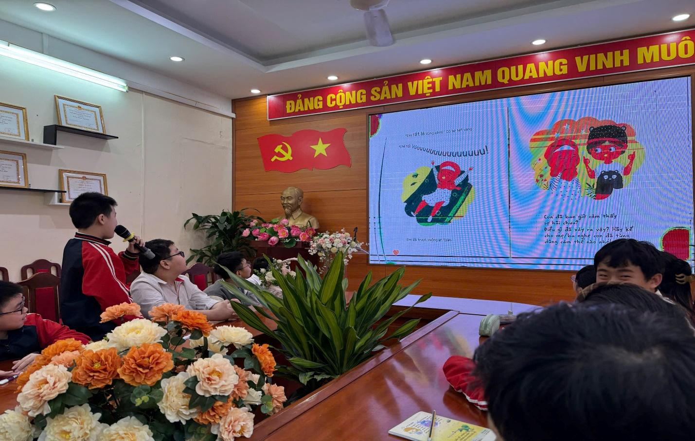 HỌC SINH HỨNG THÚ THAM GIA HOẠT ĐỘNG ĐỌC SÁCH TRONG CÂU LẠC BỘ “GIỜ ĐỌC VUI VẺ” 1