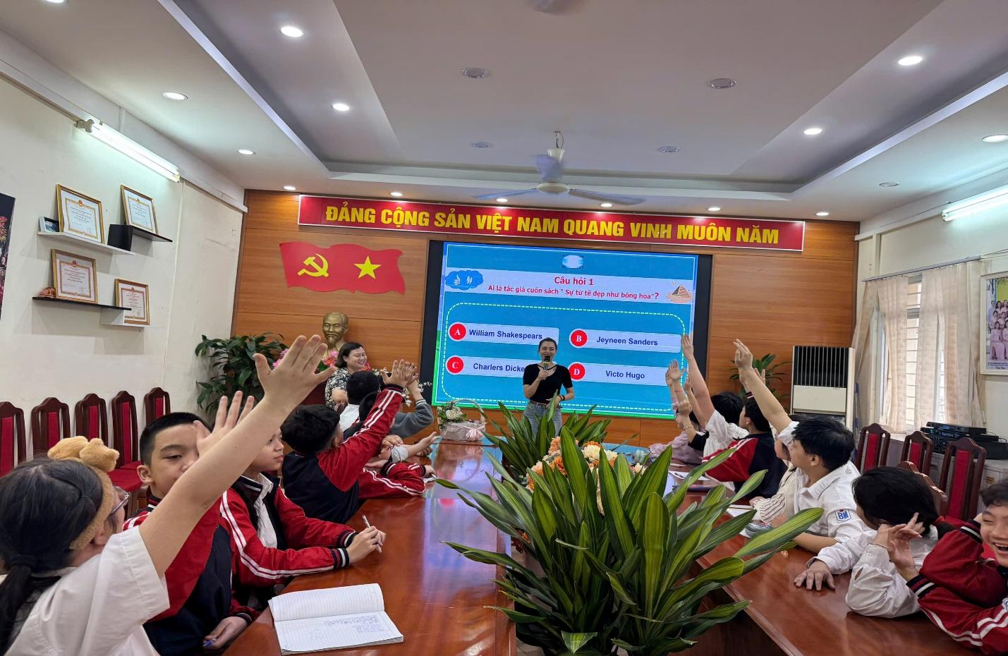 HỌC SINH HỨNG THÚ THAM GIA HOẠT ĐỘNG ĐỌC SÁCH TRONG CÂU LẠC BỘ “GIỜ ĐỌC VUI VẺ” 4