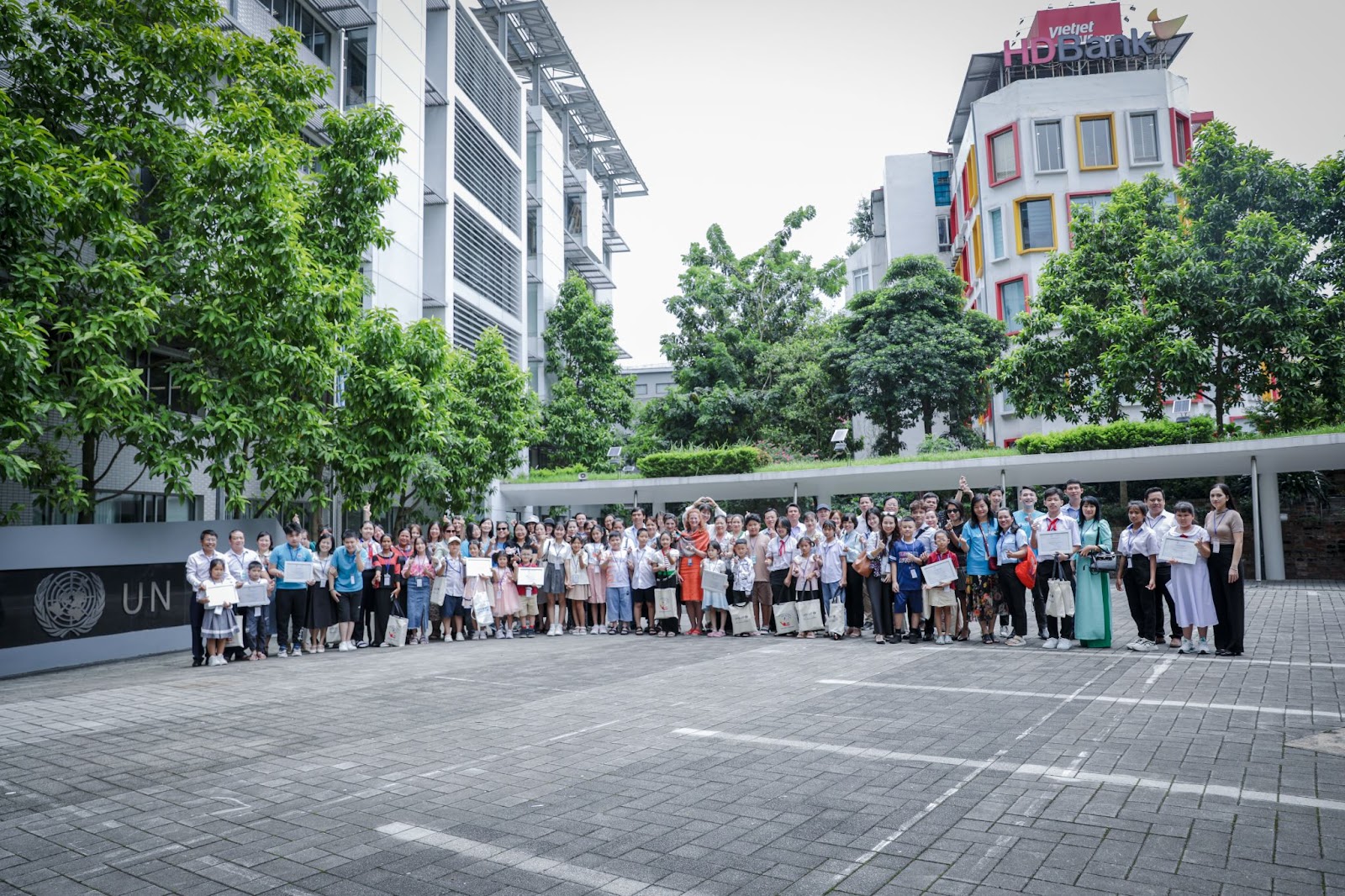 HỌC TẬP THÔNG QUA CHƠI VÀ HƠN THẾ NỮA!