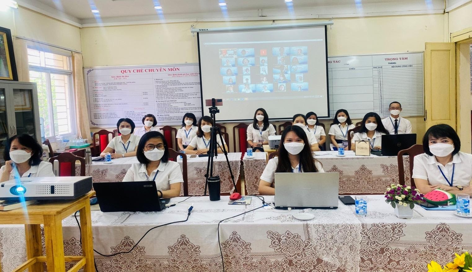HỘI NGHỊ CÁN BỘ, GIÁO VIÊN, NHÂN VIÊN NĂM HỌC 2021- 2022
