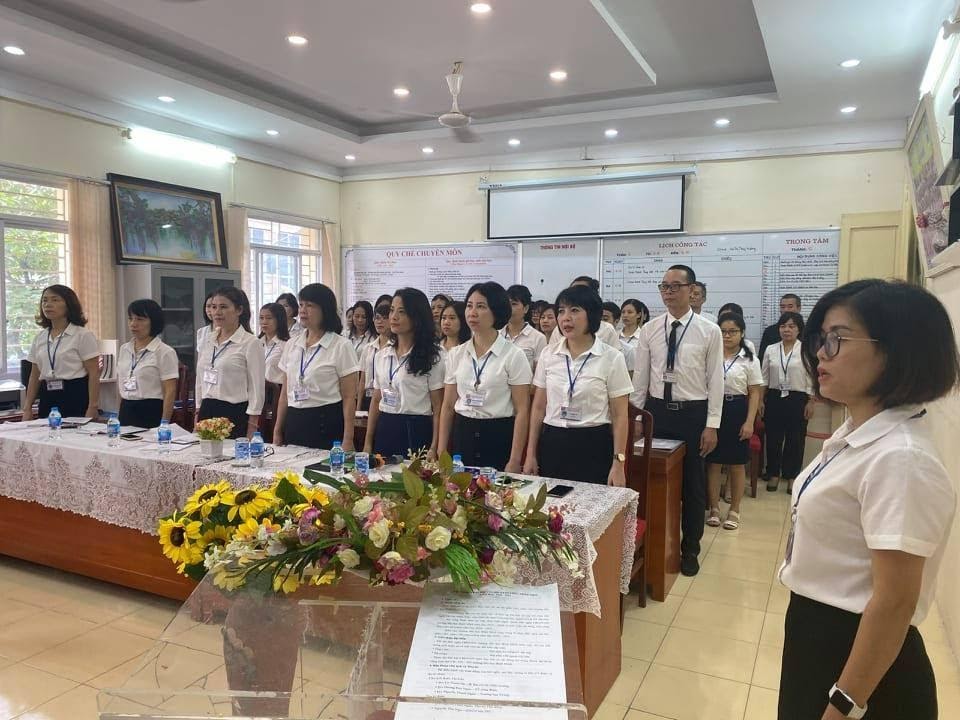 Hội nghị Cán bộ- giáo viên- nhân viên trường Tiểu học Bình Minh năm học 2020-2021