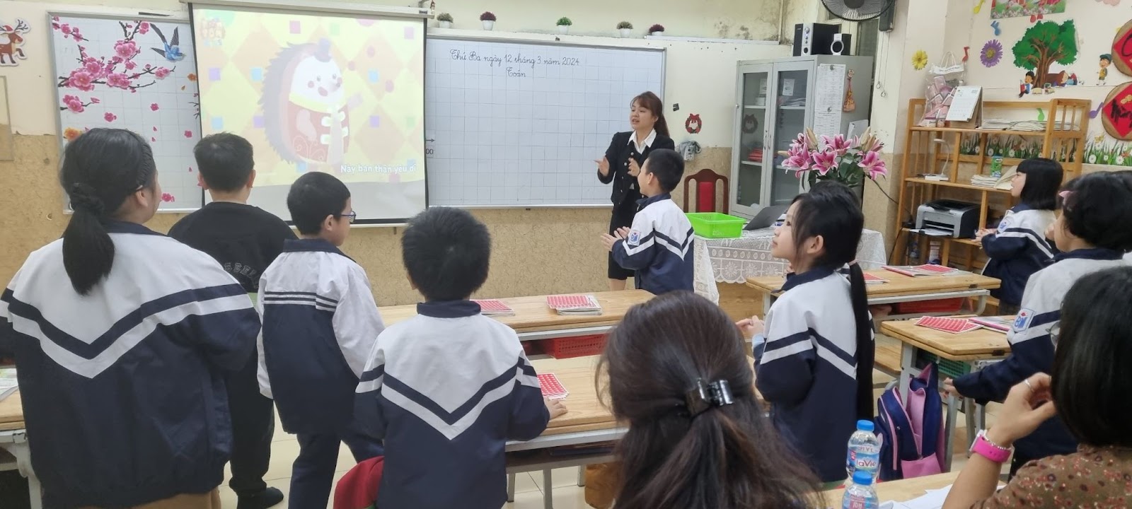 HỘI THI GIÁO VIÊN DẠY GIỎI VÀ HỘI GIẢNG ĐÃ THẮP LỬA CHO PHÒNG TRÀO DẠY TỐT - HỌC TỐT CỦA TRƯỜNG TH BÌNH MINH 4