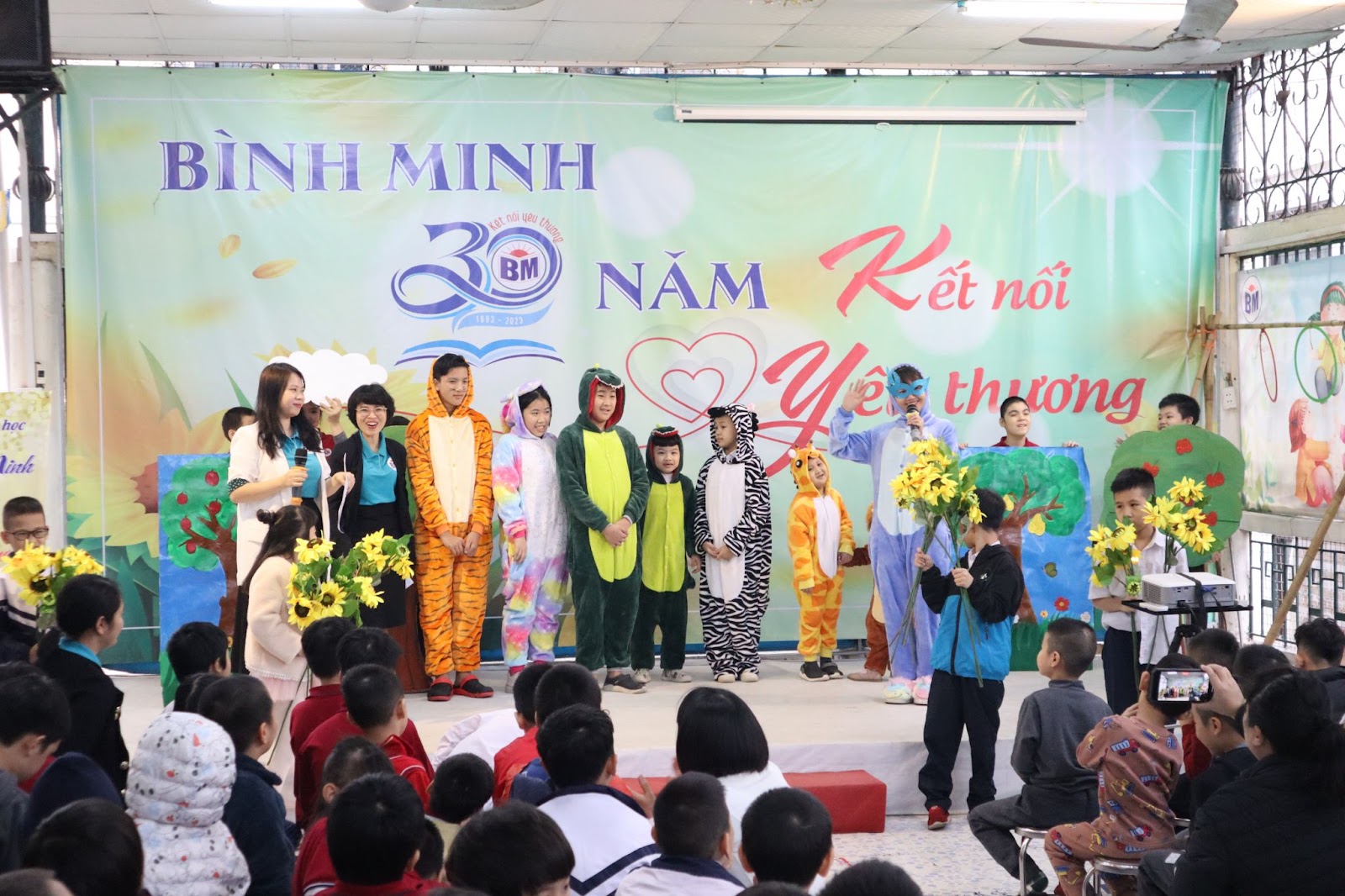 HỘI VUI NGÀY QUỐC TẾ NGƯỜI KHUYẾT TẬT TẠI TRƯỜNG TIỂU HỌC BÌNH MINH. 1