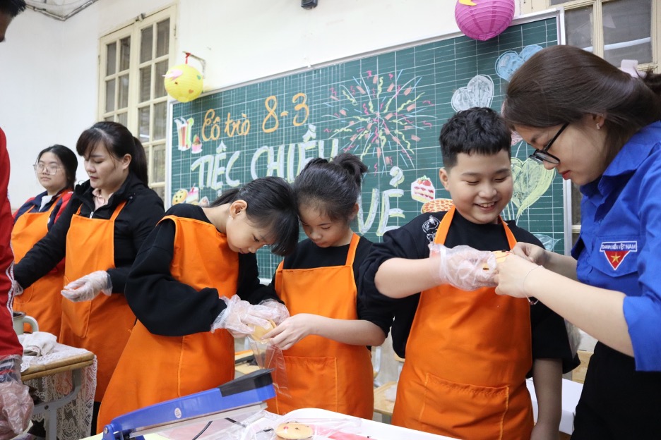 HƯỚNG TỚI KỶ NIỆM 94 NĂM NGÀY THÀNH LẬP ĐOÀN TNCS HỒ CHÍ MINH: HỌC SINH TRƯỜNG TIỂU HỌC BÌNH MINH HÀO HỨNG THAM GIA CÁC HOẠT ĐỘNG Ý NGHĨA 7