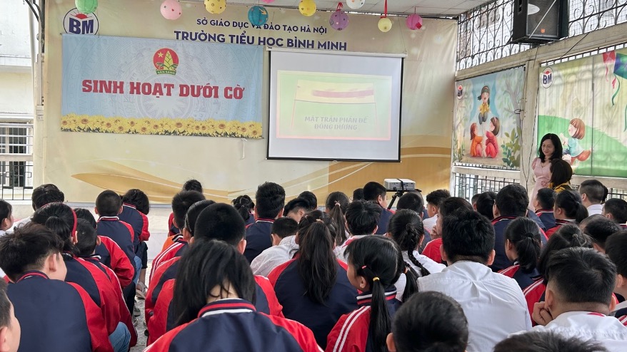 HƯỚNG TỚI KỶ NIỆM 94 NĂM NGÀY THÀNH LẬP ĐOÀN TNCS HỒ CHÍ MINH: HỌC SINH TRƯỜNG TIỂU HỌC BÌNH MINH HÀO HỨNG THAM GIA CÁC HOẠT ĐỘNG Ý NGHĨA