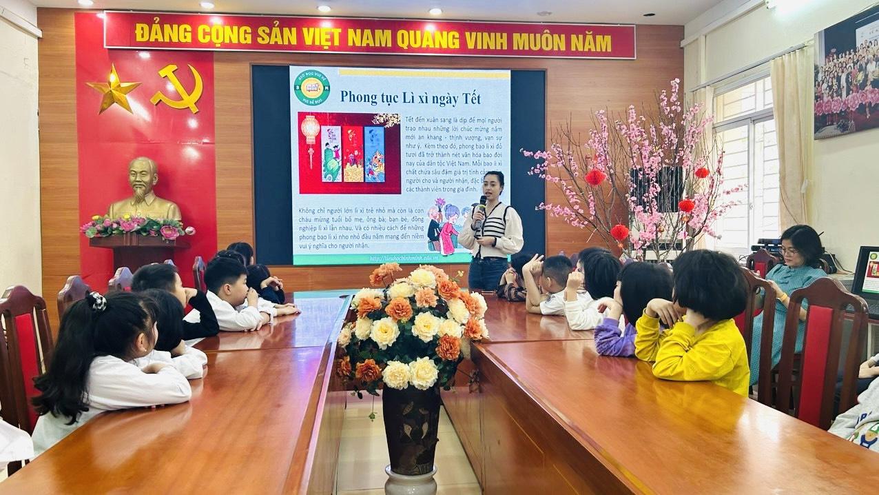 KHAI XUÂN CÂU LẠC BỘ “GIỜ ĐỌC VUI VẺ” – MỞ TRANG SÁCH MỚI 1