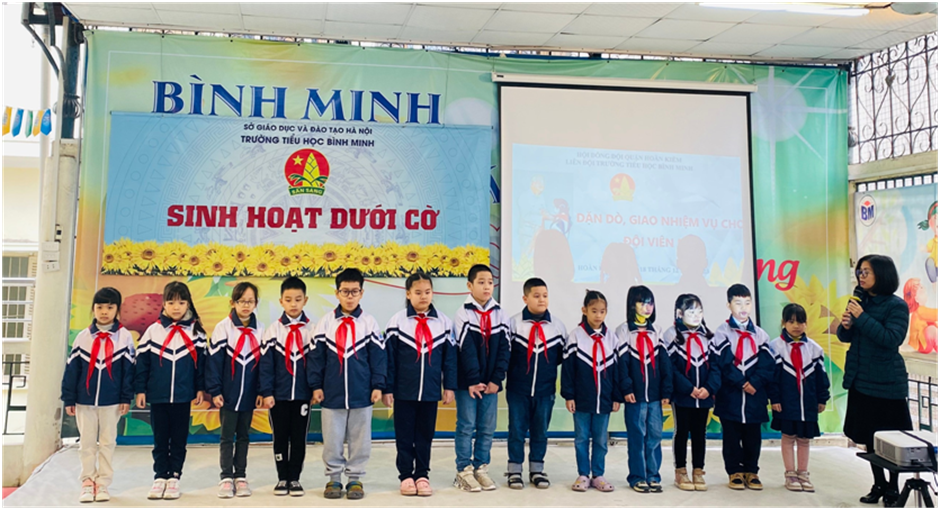KHĂN QUÀNG THẮM VAI EM 3