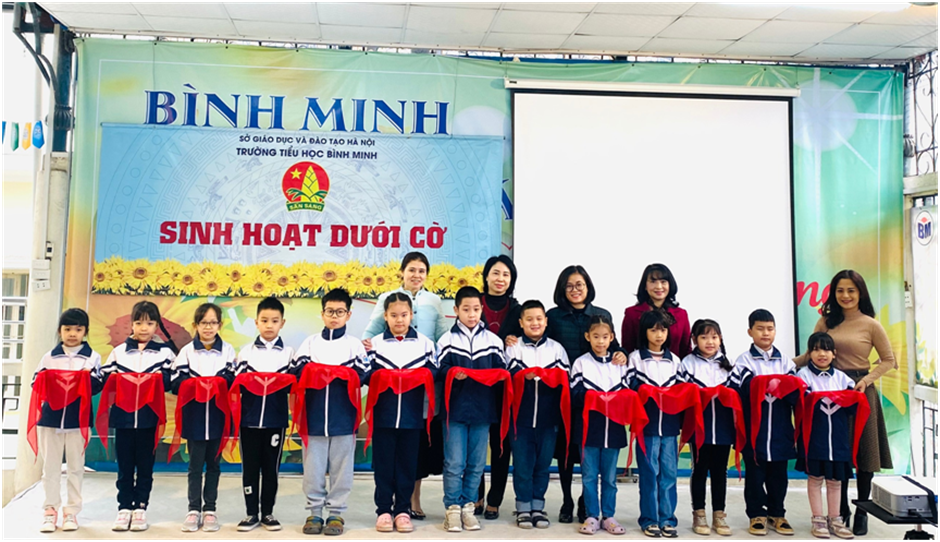 KHĂN QUÀNG THẮM VAI EM 5