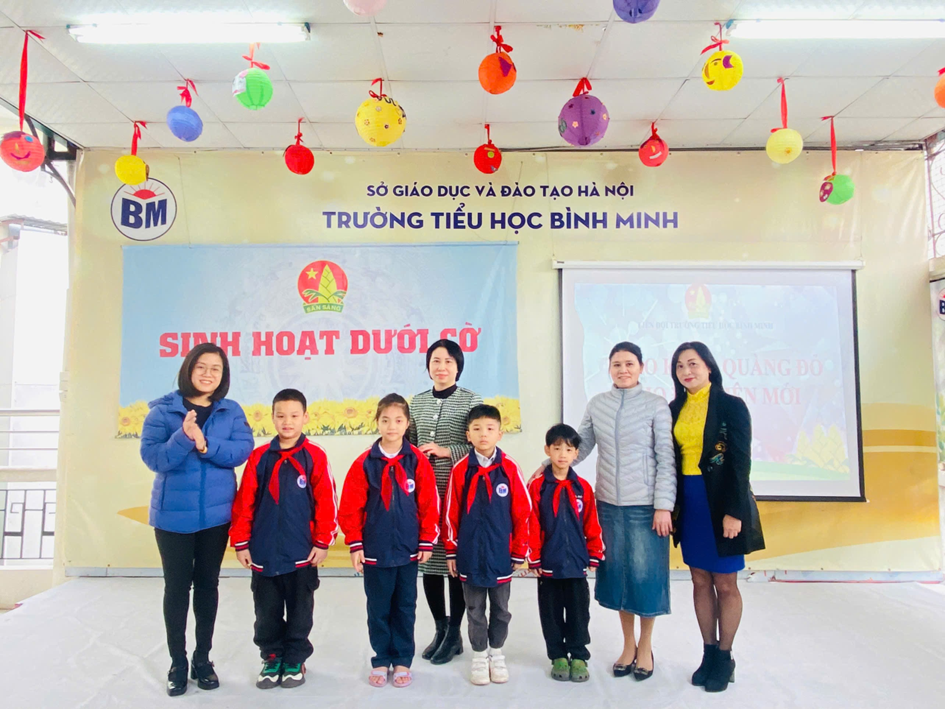 Lễ Kết Nạp Đội Viên Mới Tại Trường Tiểu Học Bình Minh 4