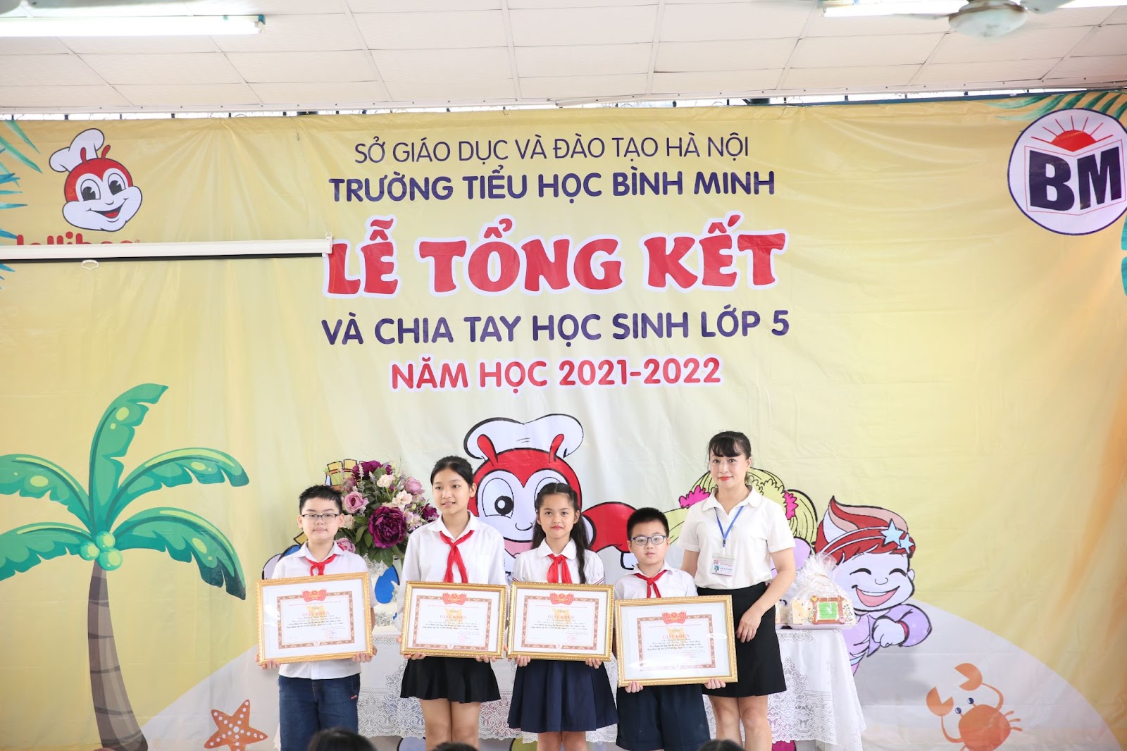 LỄ TỔNG KẾT NĂM HỌC VÀ CHIA TAY HỌC SINH KHỐI NĂM  NĂM HỌC 2021-2022 10