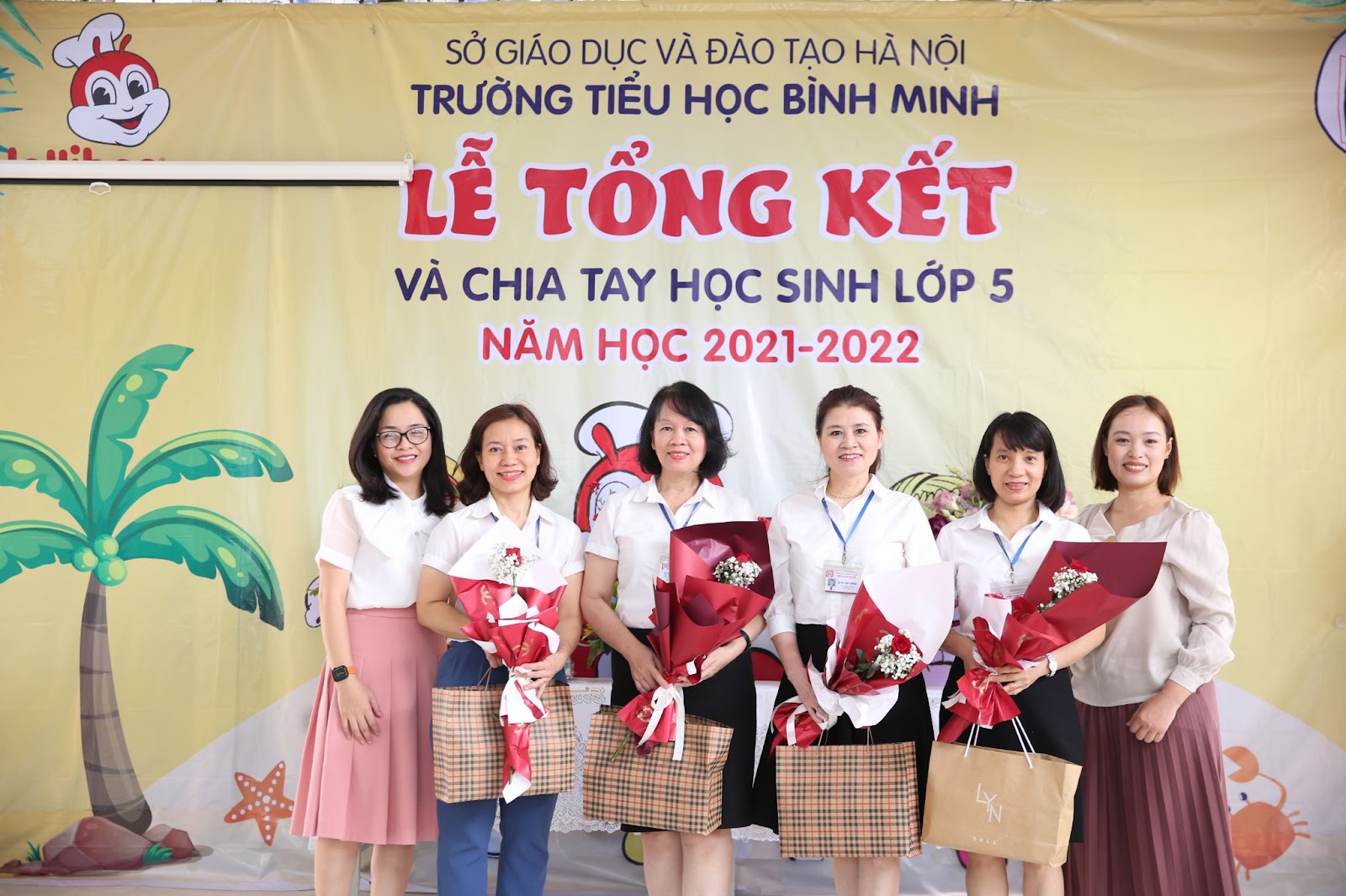 LỄ TỔNG KẾT NĂM HỌC VÀ CHIA TAY HỌC SINH KHỐI NĂM  NĂM HỌC 2021-2022 19