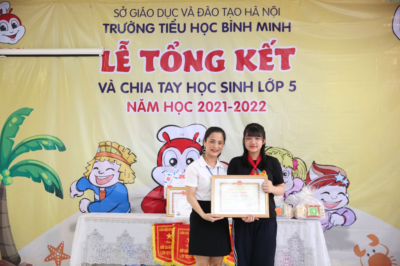 LỄ TỔNG KẾT NĂM HỌC VÀ CHIA TAY HỌC SINH KHỐI NĂM  NĂM HỌC 2021-2022 6