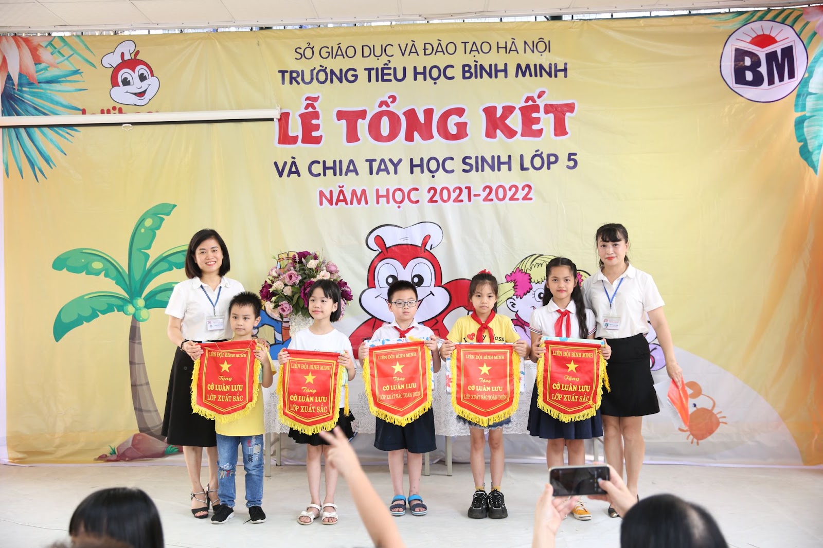 LỄ TỔNG KẾT NĂM HỌC VÀ CHIA TAY HỌC SINH KHỐI NĂM  NĂM HỌC 2021-2022 9