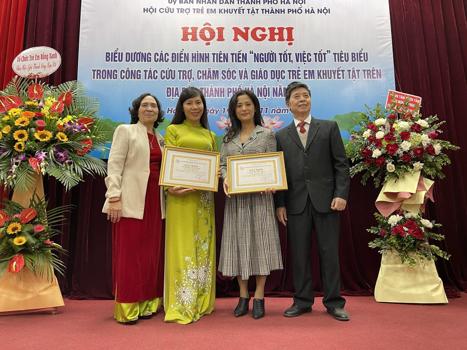 LONG TRỌNG TỔ CHỨC KỶ NIỆM NGÀY NHÀ GIÁO VIỆT NAM 20 - 11 13