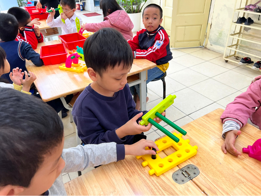NGÀY HỘI STEM CẤP TIỂU HỌC NĂM HỌC 2023 - 2024 - ĐÁNH THỨC ĐAM MÊ, KHƠI NGUỒN SÁNG TẠO 12