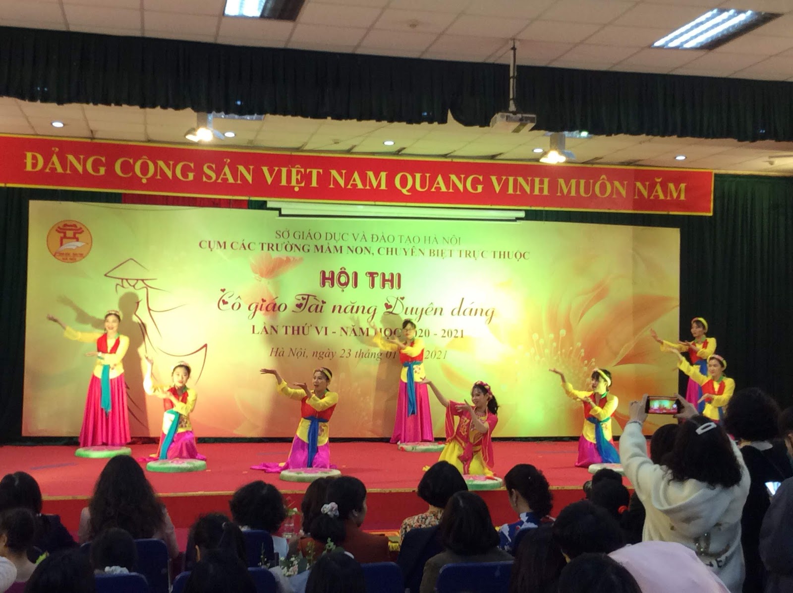 Sôi nổi tham gia Ngày hội Văn hóa thể thao và   Hội thi Cô giáo tài năng duyên dáng  lần thứ VI