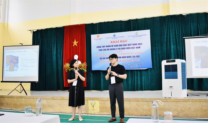  Tập huấn về giáo dục đặc biệt cho cán bộ quản lý và giáo viên năm 2023 với chủ đề “Giáo dục đặc biệt cùng đồng hành qua giao tiếp và đồng cảm”  1