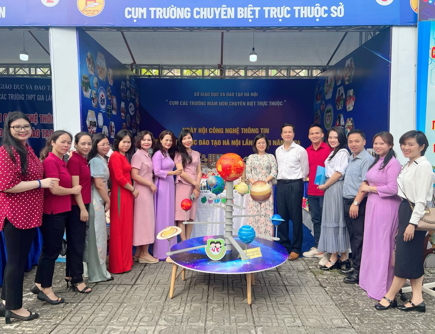 TRƯỜNG TH BÌNH MINH THAM GIA NGÀY HỘI CÔNG NGHỆ THÔNG TIN NGÀNH GIÁO DỤC ĐÀO TẠO HÀ NỘI LẦN THỨ VI NĂM 2024 1