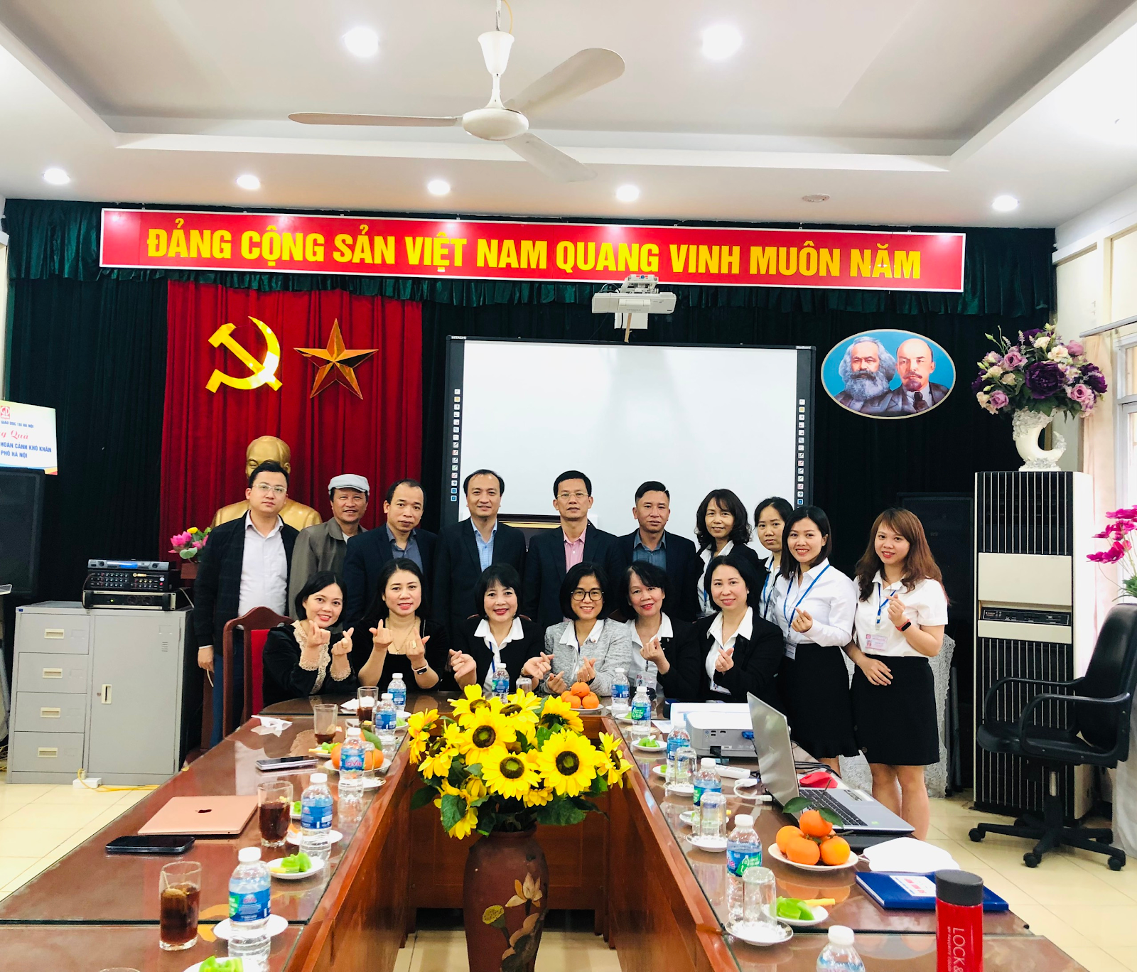 TRƯỜNG TIỂU HỌC BÌNH MINH ĐÓN ĐOÀN CÔNG TÁC CỦA ỦY BAN NHÂN DÂN THÀNH PHỐ HÀ TĨNH ĐẾN THĂM VÀ LÀM VIỆC 4
