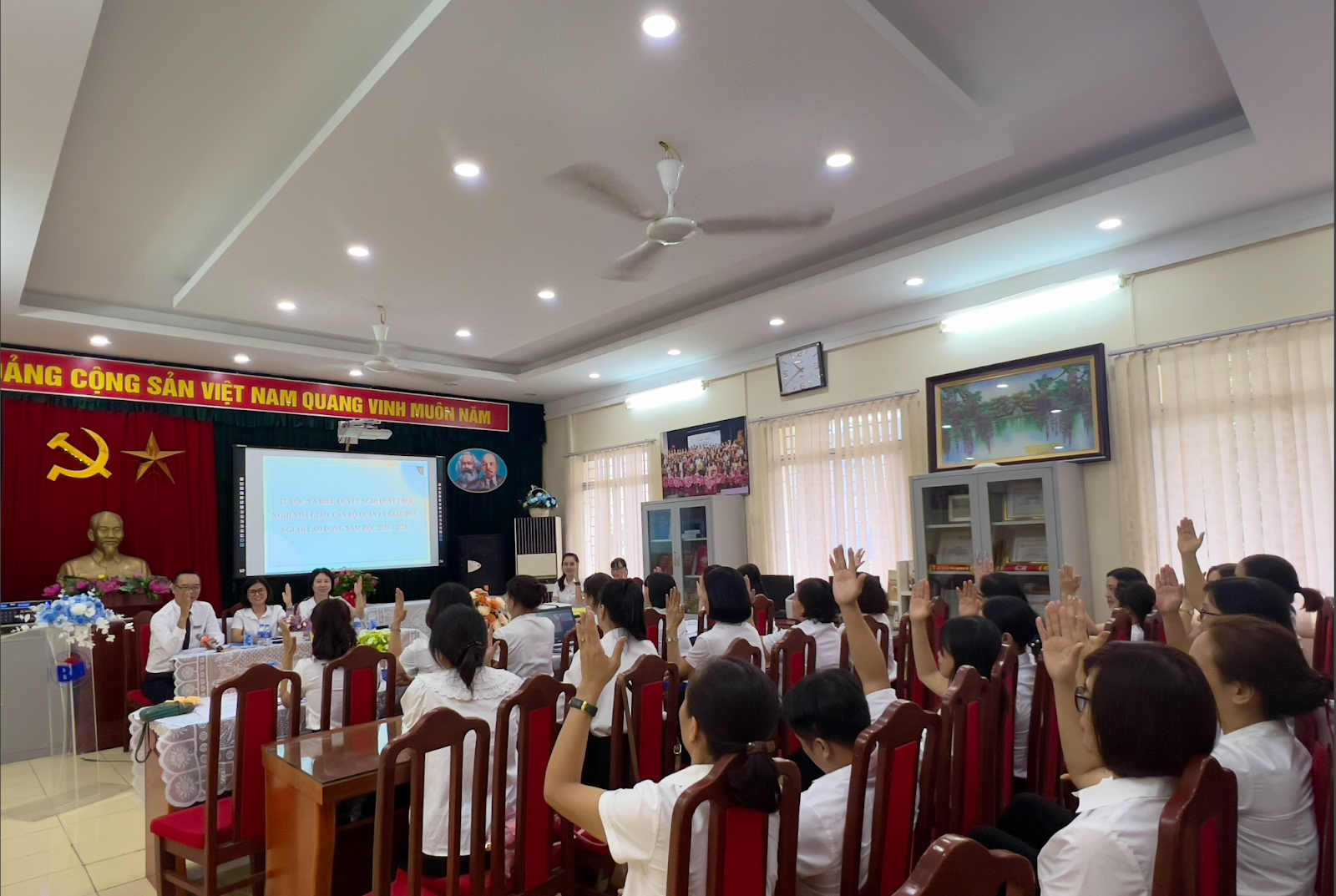 TRƯỜNG TIỂU HỌC BÌNH MINH LONG TRỌNG TỔ CHỨC HỘI NGHỊ NHÀ GIÁO, CÁN BỘ QUẢN LÝ GIÁO DỤC, NGƯỜI LAO ĐỘNG NĂM HỌC 2023 – 2024   7