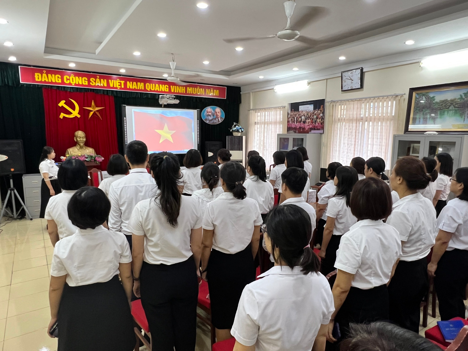 TRƯỜNG TIỂU HỌC BÌNH MINH LONG TRỌNG TỔ CHỨC HỘI NGHỊ NHÀ GIÁO, CÁN BỘ QUẢN LÝ GIÁO DỤC, NGƯỜI LAO ĐỘNG NĂM HỌC 2023 – 2024  