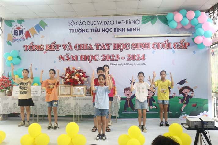 Trường tiểu học Bình Minh tổng kết và chia tay học sinh lớp 5 năm học 2023 - 2024 1