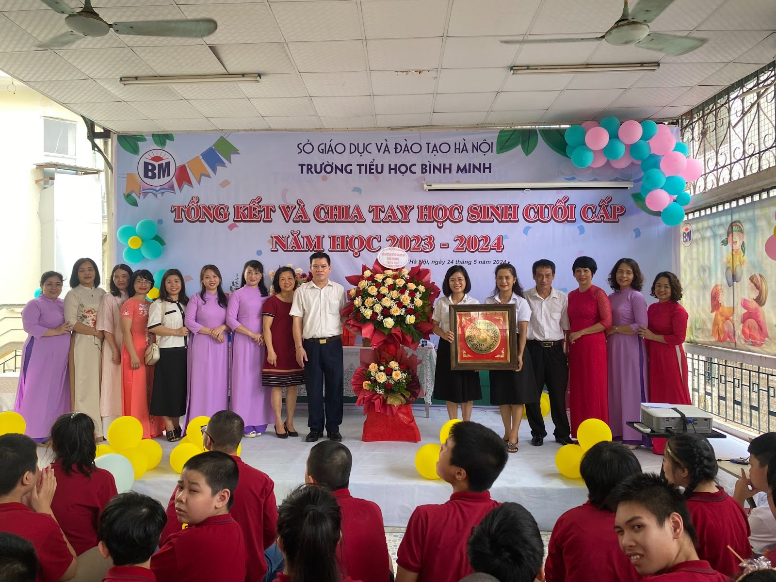 Trường tiểu học Bình Minh tổng kết và chia tay học sinh lớp 5 năm học 2023 - 2024 12