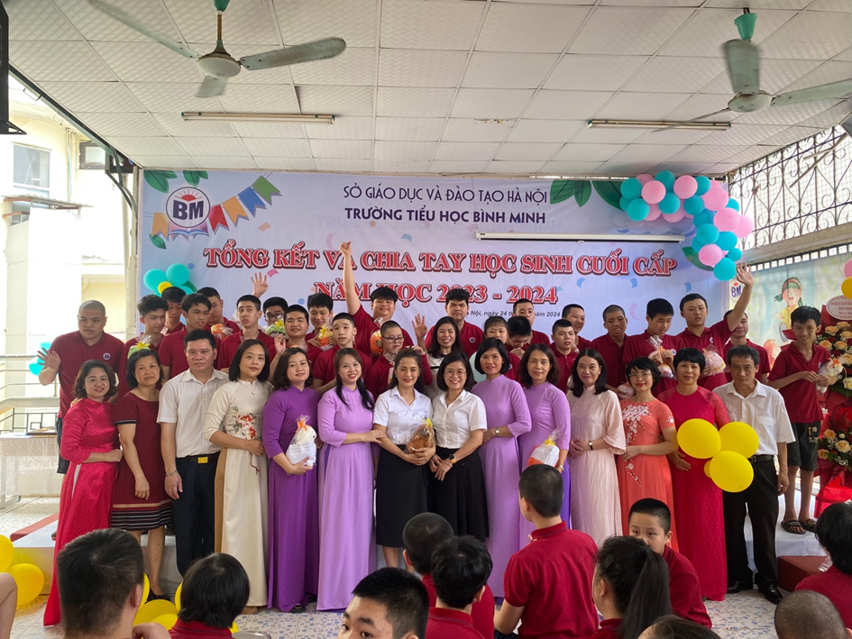 Trường tiểu học Bình Minh tổng kết và chia tay học sinh lớp 5 năm học 2023 - 2024 15