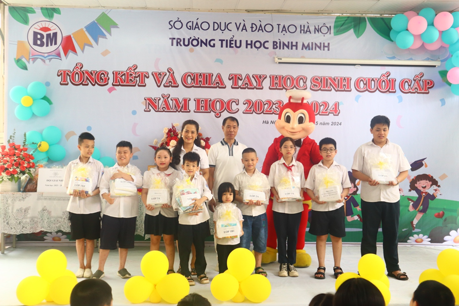 Trường tiểu học Bình Minh tổng kết và chia tay học sinh lớp 5 năm học 2023 - 2024 4