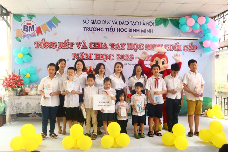 Trường tiểu học Bình Minh tổng kết và chia tay học sinh lớp 5 năm học 2023 - 2024 9