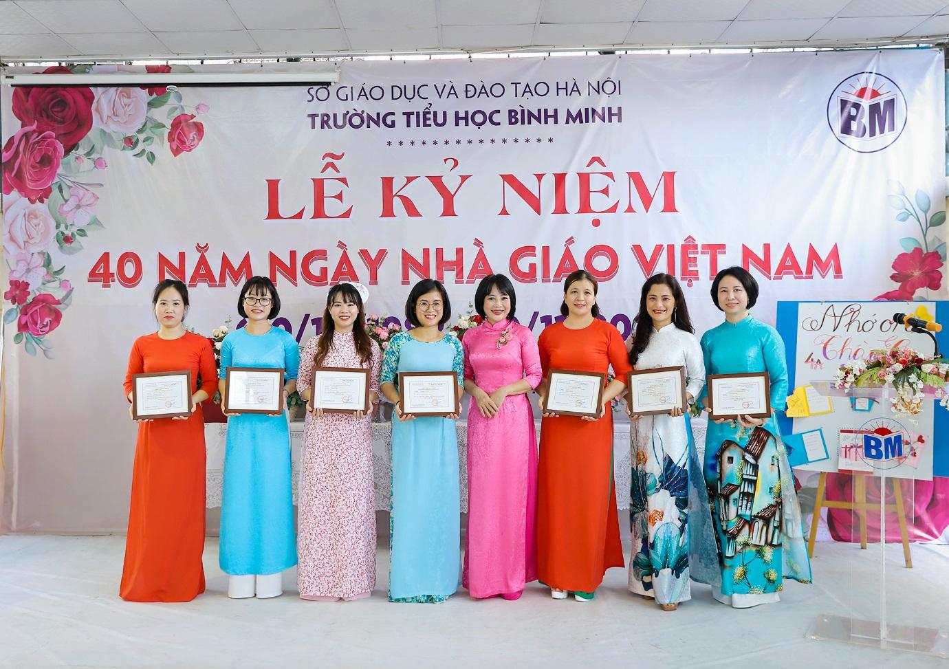  TƯNG BỪNG KỈ NIỆM 40 NGÀY NHÀ GIÁO VIỆT NAM 3