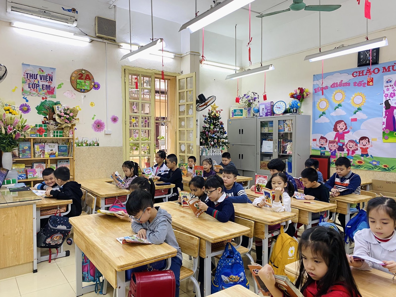Xây dựng mô hình “ Góc thư viện lớp em”  11