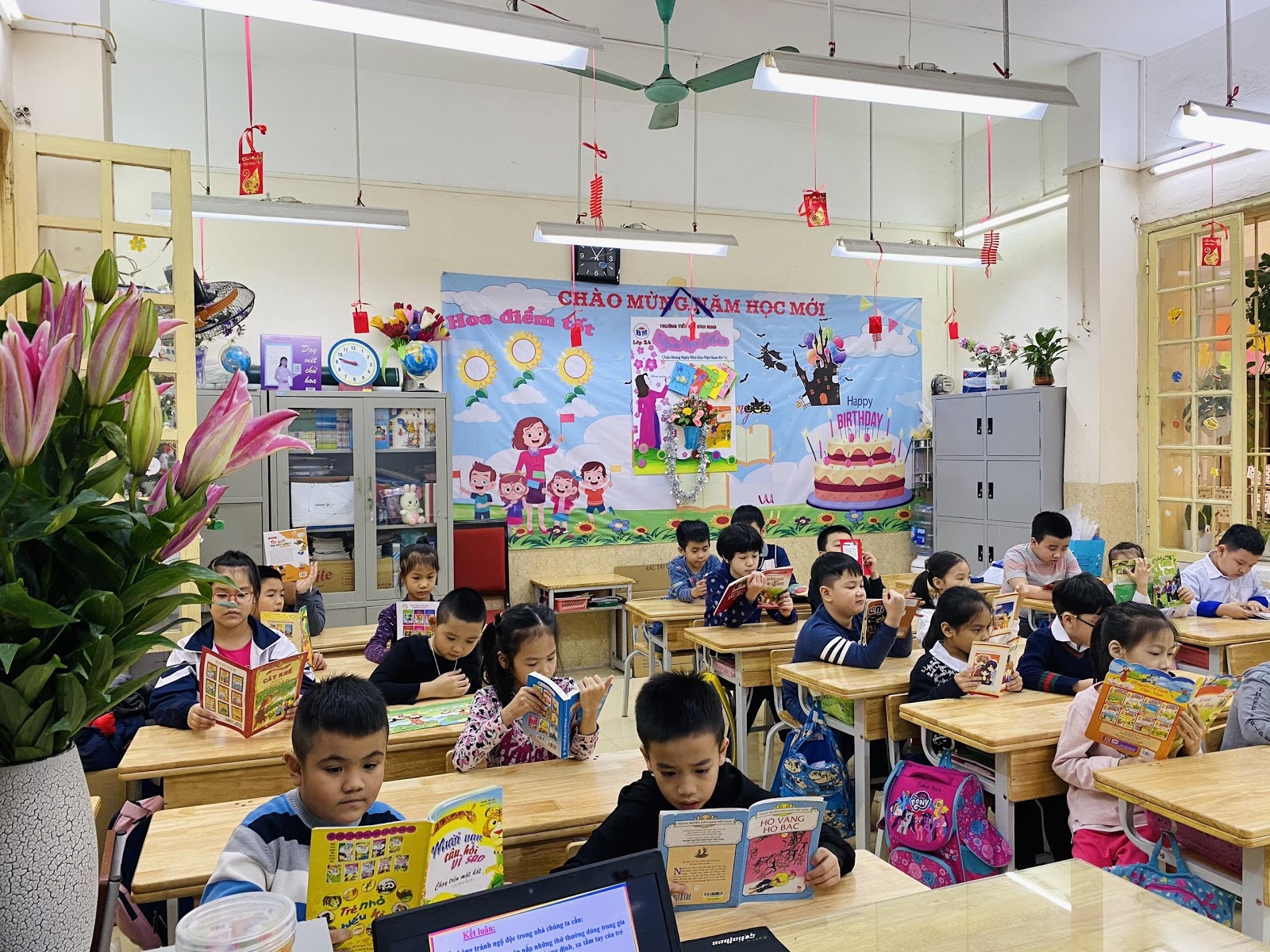 Xây dựng mô hình “ Góc thư viện lớp em”  12
