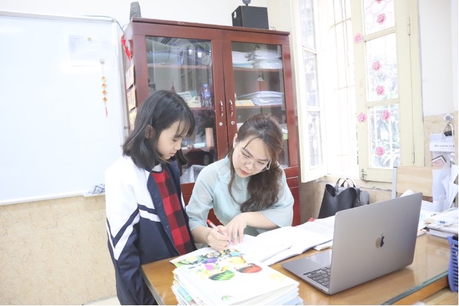 CHÂU ANH - CÔ HỌC TRÒ TÀI NĂNG, NHÍ NHẢNH, ĐÁNG YÊU CỦA TRƯỜNG TIỂU HỌC BÌNH MINH 5