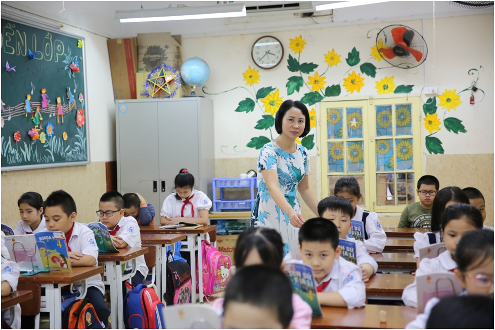 THÁNG 3 - TÔN VINH NÉT ĐẸP NGƯỜI PHỤ NỮ VIỆT NAM, NGỢI CA TÂM HỒN CÔ GIÁO TRẺ.