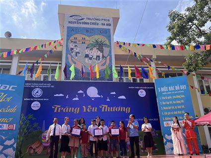 Trăng Yêu Thương - Hội vui Trung thu cho trẻ khuyết tật