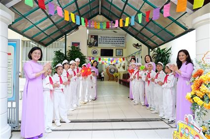 TRƯỜNG TIỂU HỌC BÌNH MINH RỘN RÀNG CHÀO ĐÓN NĂM HỌC MỚI