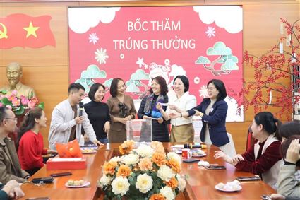 Tất niên ấm áp trước thềm xuân Ất Tỵ của trường Tiểu học Bình Minh
