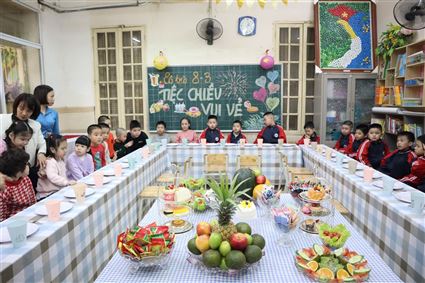 TIỆC CHIỀU VUI VẺ – HOẠT ĐỘNG TRẢI NGHIỆM LÀM BÁNH CHÀO MỪNG NGÀY 8/3