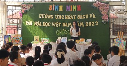 TƯNG BỪNG NGÀY HỘI SÁCH TRƯỜNG TIỂU HỌC BÌNH MINH