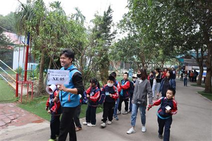 CHUYẾN THAM QUAN, TRẢI NGHIỆM THỰC TẾ ĐẦY LÝ THÚ VÀ BỔ ÍCH CỦA HỌC SINH TRƯỜNG TIỂU HỌC BÌNH MINH TẠI CÔNG VIÊN CẦU VỒNG – LONG BIÊN – HÀ NỘI