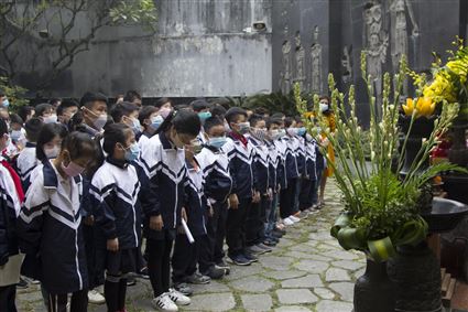 Học sinh trường Tiểu học Bình Minh học tập trải nghiệm tại Di tích lịch sử Nhà tù Hỏa Lò