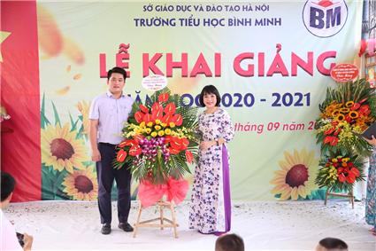 Thầy và trò trường Tiểu học Bình Minh chào đón năm học mới 2020 - 2021