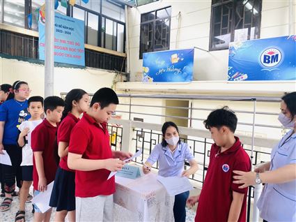 TRƯỜNG TIỂU HỌC BÌNH MINH TỔ CHỨC KHÁM SỨC KHỎE CHO HỌC SINH