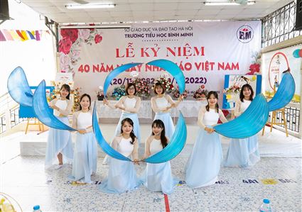 TƯNG BỪNG KỈ NIỆM 40 NGÀY NHÀ GIÁO VIỆT NAM